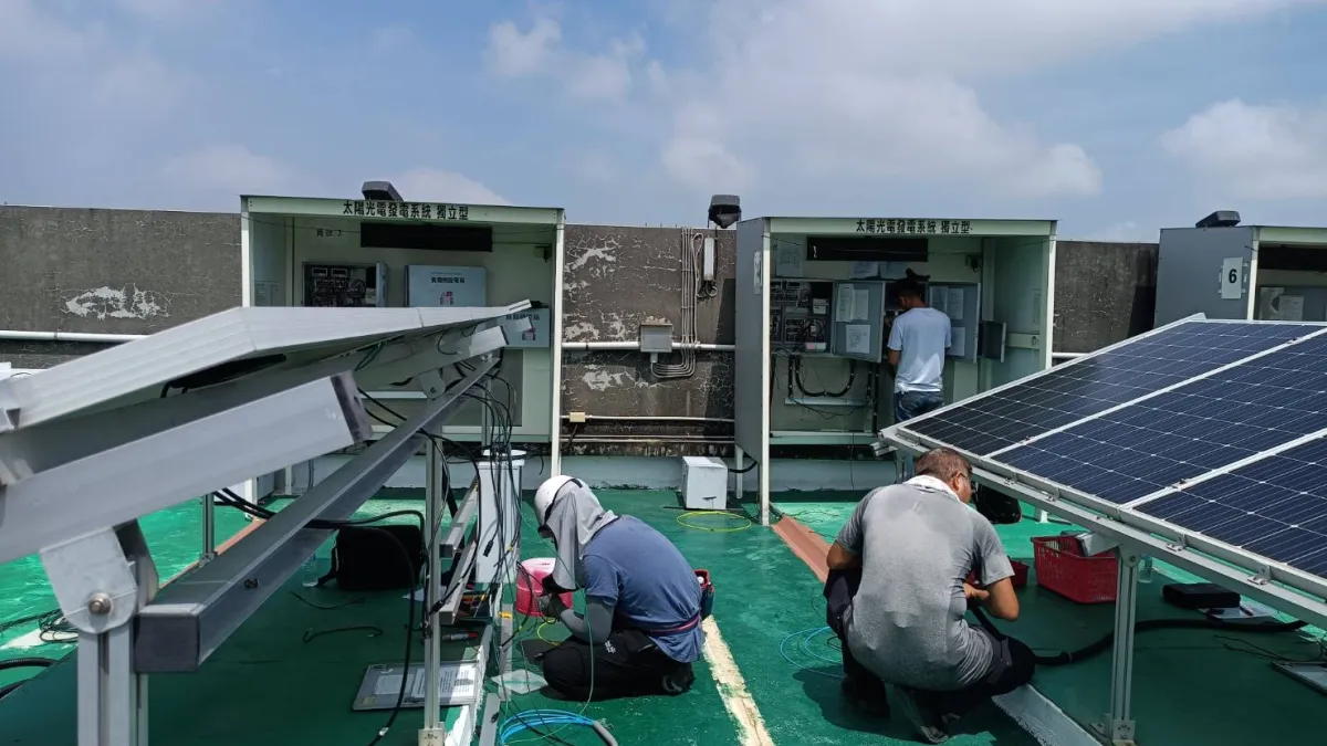 中市政府勞工局為鼓勵在職勞工提升技能,提供勞工藝級棒證照獎勵金-太陽光電設置乙級證照。(圖/台中市政府)