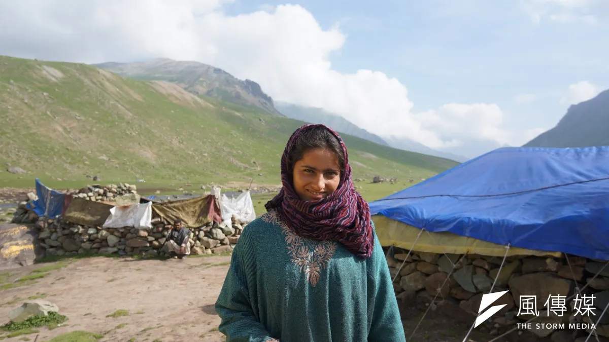 斯里納加(Srinagar)一直是喀什米爾縱谷(Kashmir valley)的首要城市,現在則是印控查謨-喀什米爾邦的雙首府之一。圖為牧羊少女Ruksana。(林正修提供)