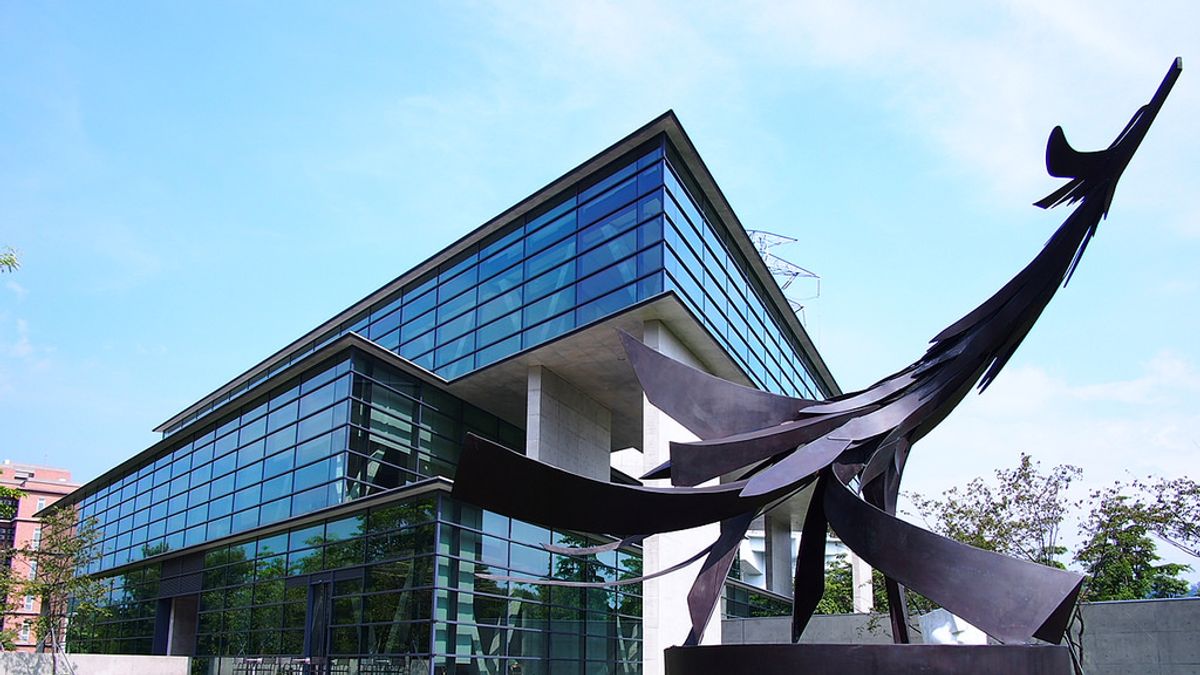 亞洲大學現代美術館是安藤忠雄所設計,風格獨格的清水模建築成了台灣新地標。(圖/yuinaer@flickr) 亞洲大學現代美術館是安藤忠雄所設計,風格獨格的清水模建築成了台灣新地標。(圖/yuinaer@flickr)