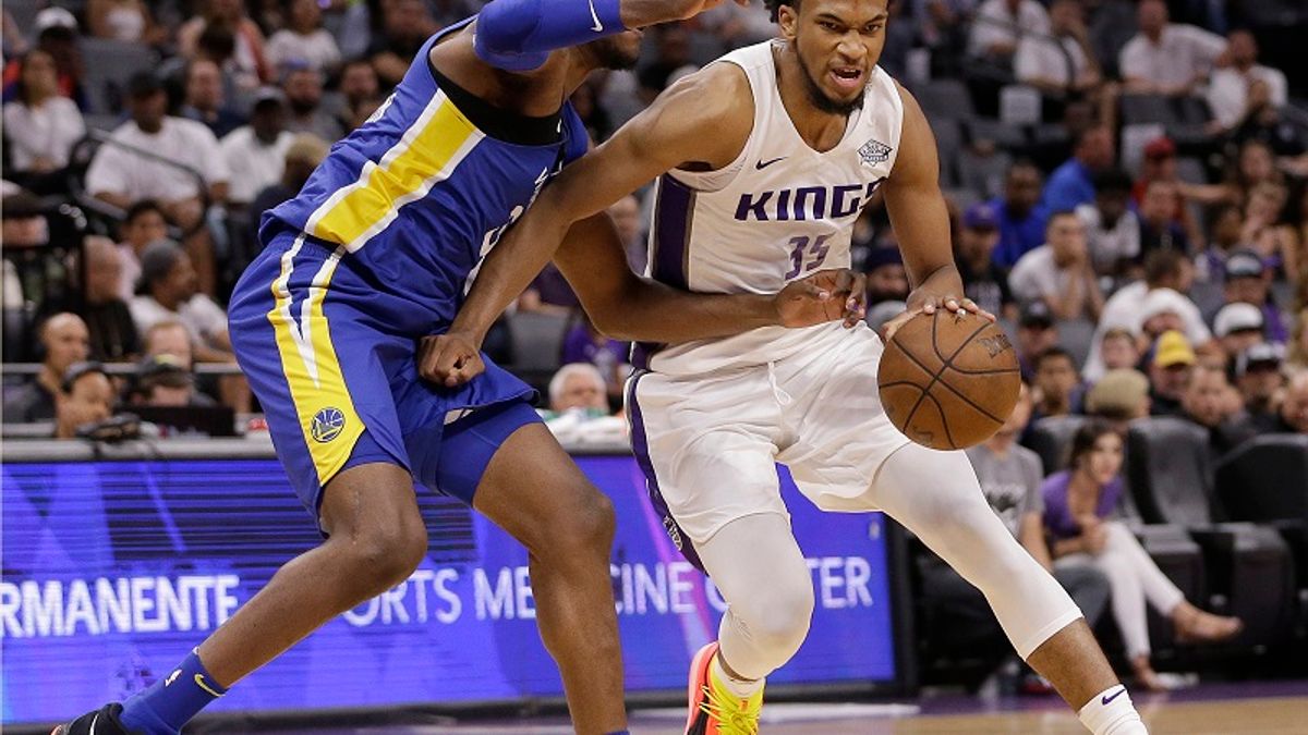 選秀榜眼巴格利(右)在夏季聯賽僅為國王出賽4場,就因骨盆挫傷將缺席夏季聯盟的剩餘賽事。 (美聯社) 選秀榜眼巴格利(右)在夏季聯賽僅為國王出賽4場,就因骨盆挫傷將缺席夏季聯盟的剩餘賽事。 (美聯社)