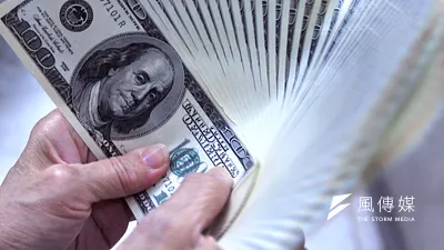 美國聯準會大舉印鈔票,新興市場投資級債的表現可望受惠。(林瑞慶攝)
