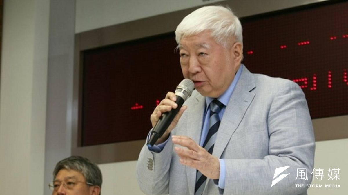 南僑雖然因澳洲官方證明進口方是食用油,但仍應申請查驗不實被罰300萬。圖為南僑董事長陳飛龍日前舉行記者會澄清。(資料照片,吳逸驊攝) 南僑雖然因澳洲官方證明進口方是食用油,但仍應申請查驗不實被罰300萬。圖為南僑董事長陳飛龍日前舉行記者會澄清。(資料照片,吳逸驊攝)