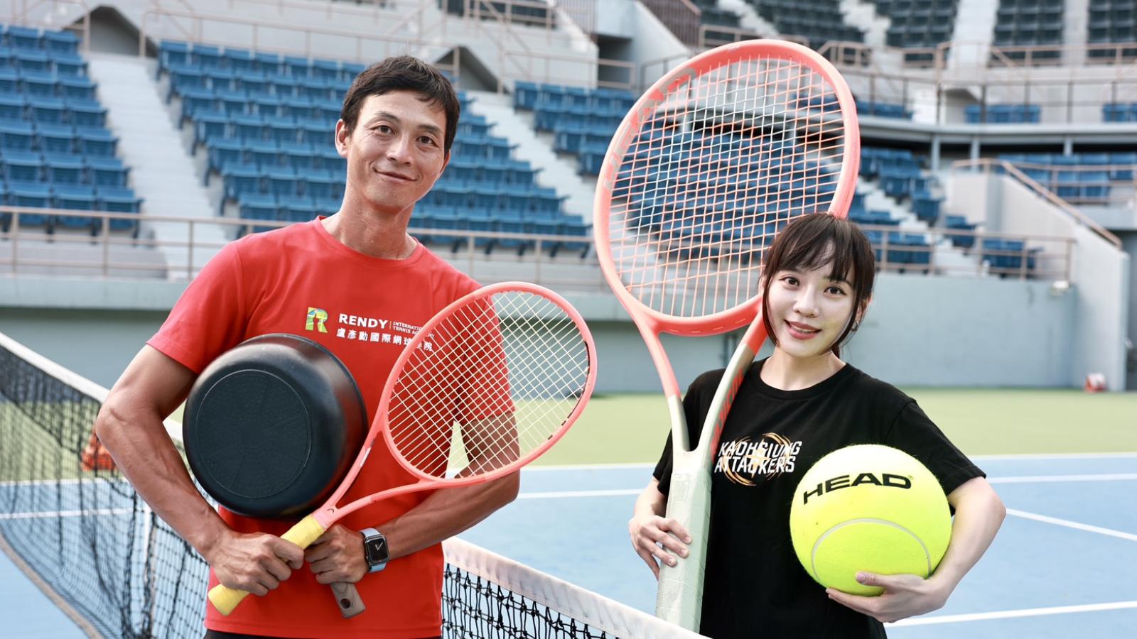 黃捷挑戰「亞洲球王」盧彥勳! 祭出巨型球拍、平底鍋意外奪下首勝