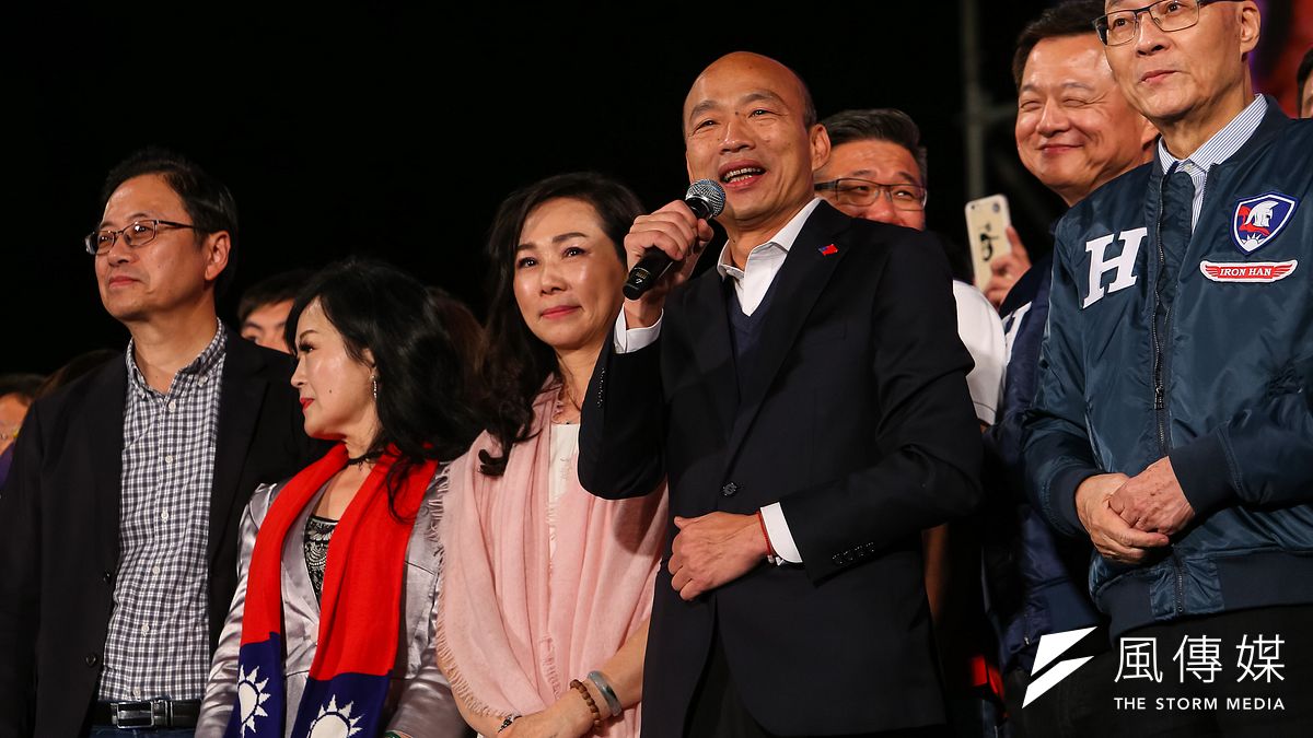 綠營黨政人士認為,按照高雄市長韓國瑜(見圖)過去的攻防經驗,韓國瑜將會正面迎擊罷韓,目前他在等待那「夜襲」信號一響的時刻。(資料照,顏麟宇攝) 綠營黨政人士認為,按照高雄市長韓國瑜(見圖)過去的攻防經驗,韓國瑜將會正面迎擊罷韓,目前他在等待那「夜襲」信號一響的時刻。(資料照,顏麟宇攝)