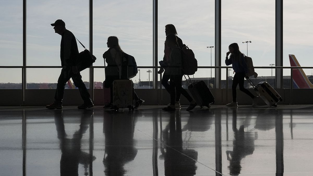 繞路千里的「省錢美學」:2025中國旅遊關鍵字「迴旋鏢」,年輕人為了省錢先飛去遠方