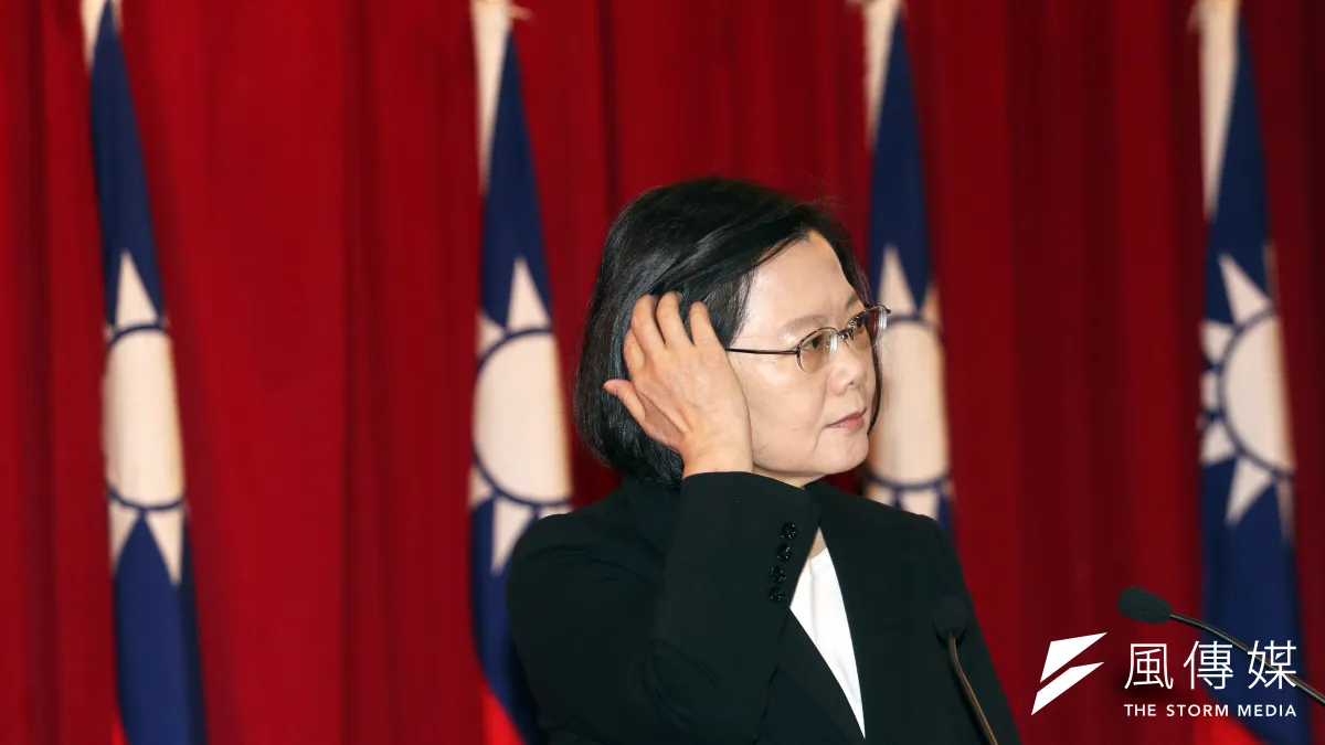 國防部舉行將官晉任布達暨授階典禮,總統蔡英文也到場向晉任將領講話訓勉。(蘇仲泓攝)