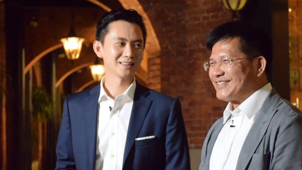 和台中市長林佳龍夜遊台中綠川,民進黨新竹縣長參選人鄭朝方啟動請益之旅。(鄭朝方競選團隊提供)