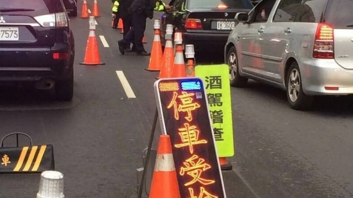台中市政府積極取締酒駕,去年取締酒駕專案勤務86場,動用警力4萬5,000人次,取締件數高達1萬3,037件,六都最多,獲中央評比第二名。(圖/台中市政府提供)