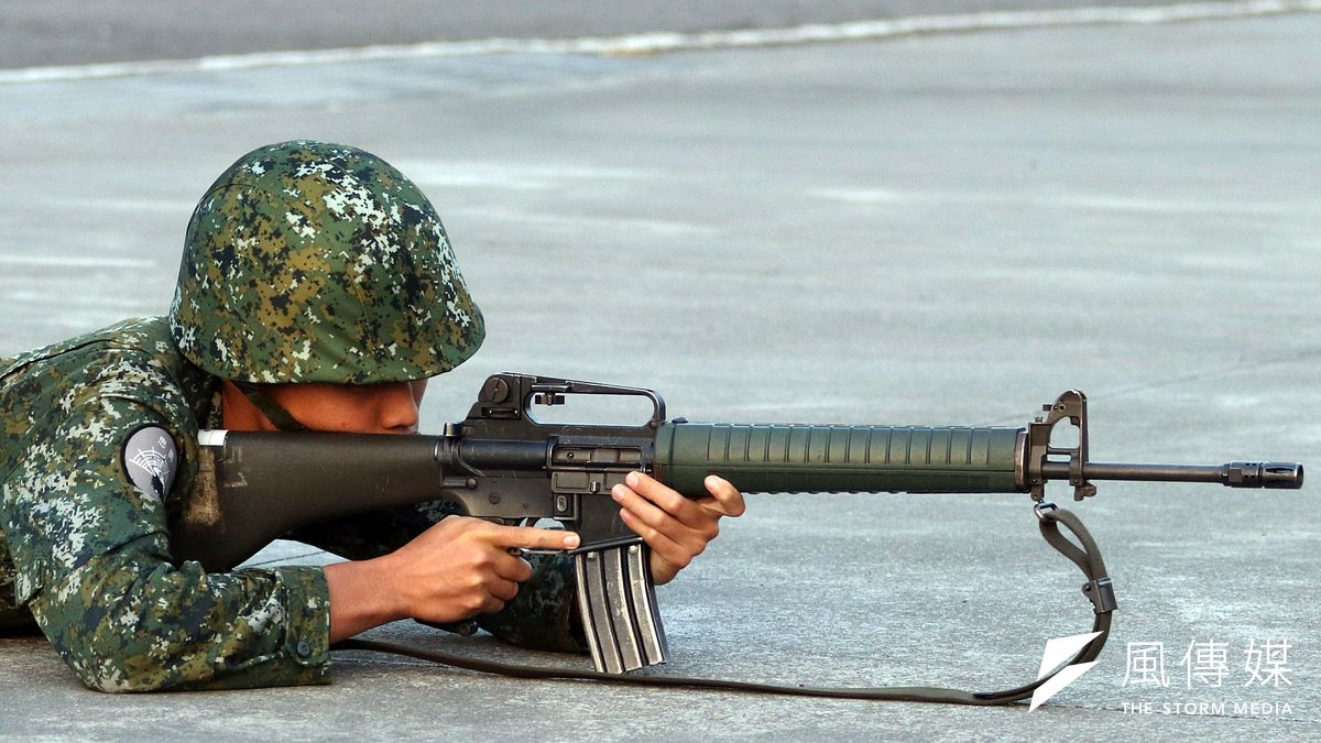 軍方也指出,陸軍常備部隊配賦105榴砲單位計訓練中心、測考中心、地區指揮部、混砲營及外離島地區等單位,妥善率均達部頒標準。(資料照,蘇仲泓攝) 軍方也指出,陸軍常備部隊配賦105榴砲單位計訓練中心、測考中心、地區指揮部、混砲營及外離島地區等單位,妥善率均達部頒標準。(資料照,蘇仲泓攝)