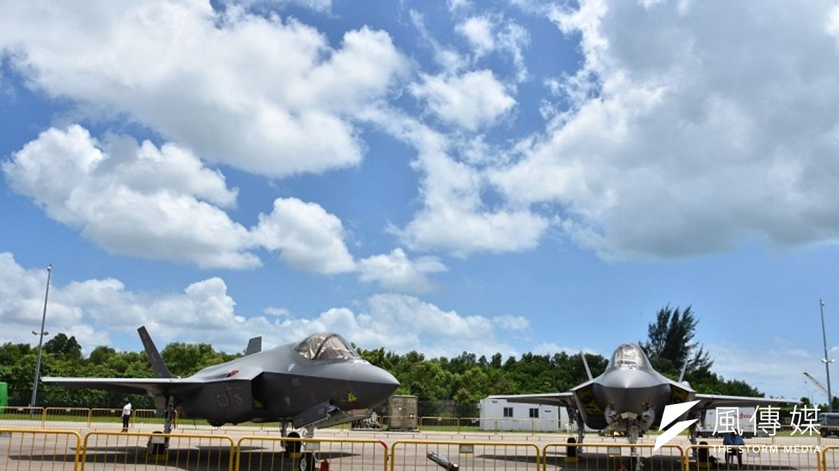 新加坡空軍於2月24日宣佈將採購八架F-35A戰鬥機,圖為本年度新加坡航展上,美國空軍第4中隊展示的F-35A。(作者提供) 新加坡空軍於2月24日宣佈將採購八架F-35A戰鬥機,圖為本年度新加坡航展上,美國空軍第4中隊展示的F-35A。(作者提供)