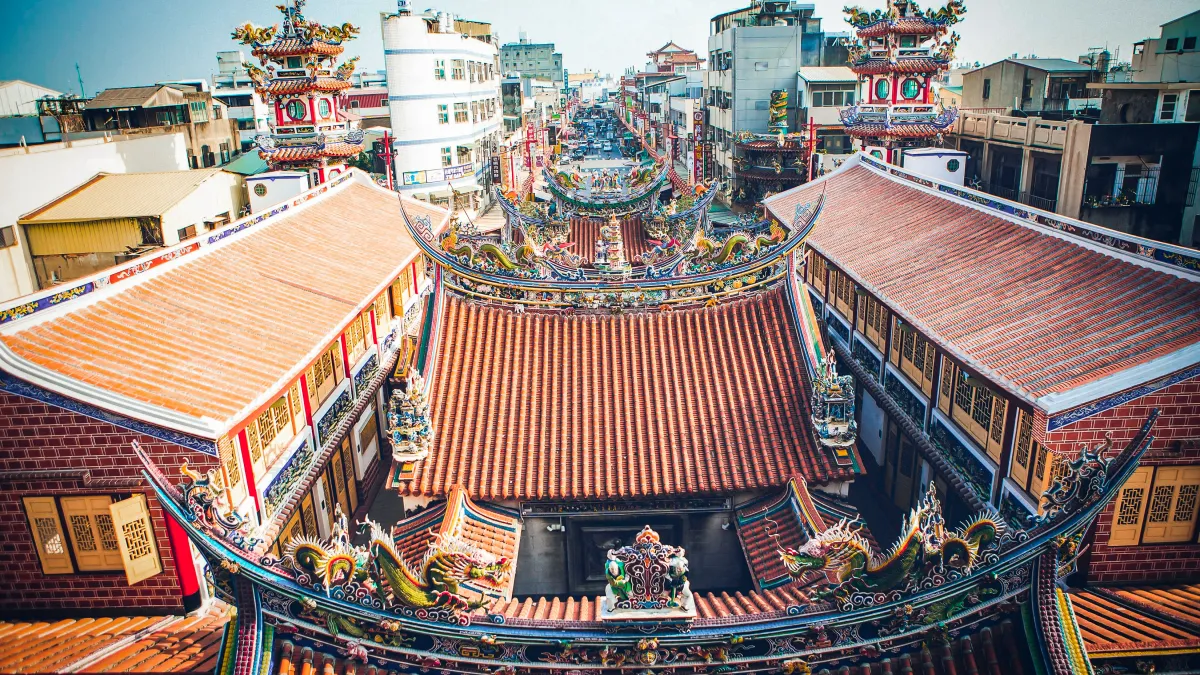 跟著大甲媽前進新港奉天宮吃遍 銅板美食。(圖/嘉義縣政府提供)