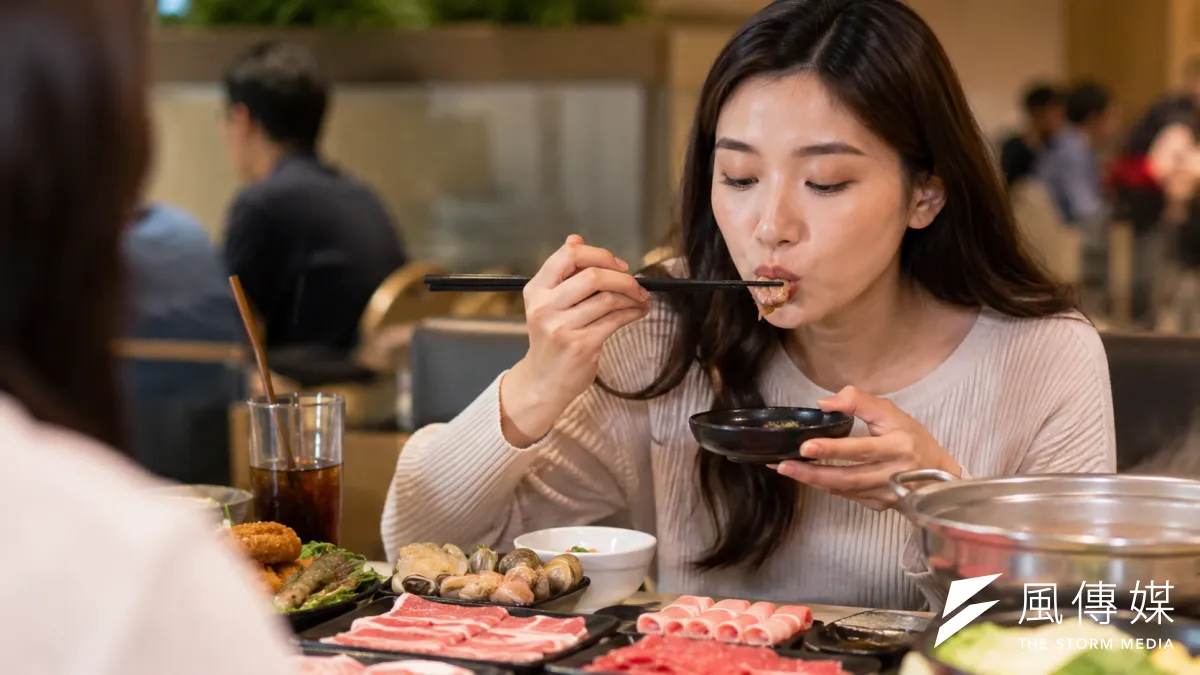 身分證準備好!火鍋控注意:五鮮級推「分流制」免費開鍋,平日限定這幾天。(示意圖/AI生成)