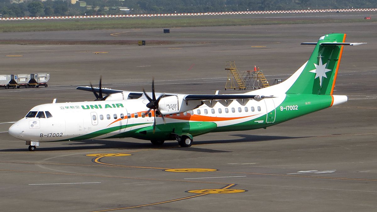立榮航空ATR72-600型包機15日上自高雄小港機場起飛,因無法進入香港飛航情報區中途返航。圖為立榮ATR72-600同型機。(Steven Byles@Wikipedia/CC BY-SA 2.0) 立榮航空ATR72-600型包機15日上自高雄小港機場起飛,因無法進入香港飛航情報區中途返航。圖為立榮ATR72-600同型機。(Steven Byles@Wikipedia/CC BY-SA 2.0)