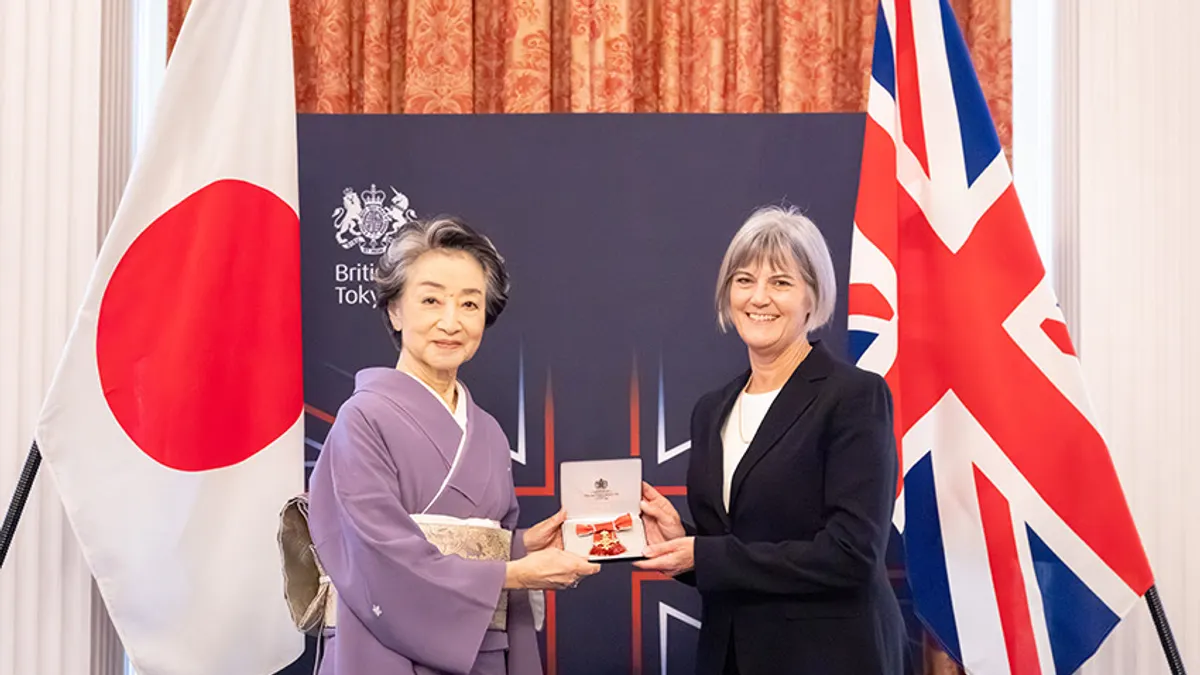 森美術館名誉理事長の森佳子氏が、英国チャールズ3世国王より名誉大英勲章OBEを受章。長年にわたる日英間の文化・芸術交流への貢献が高く評価された。(写真/田山達之撮影) 森美術館名誉理事長の森佳子氏が、英国チャールズ3世国王より名誉大英勲章OBEを受章。長年にわたる日英間の文化・芸術交流への貢献が高く評価された。(写真/田山達之撮影)