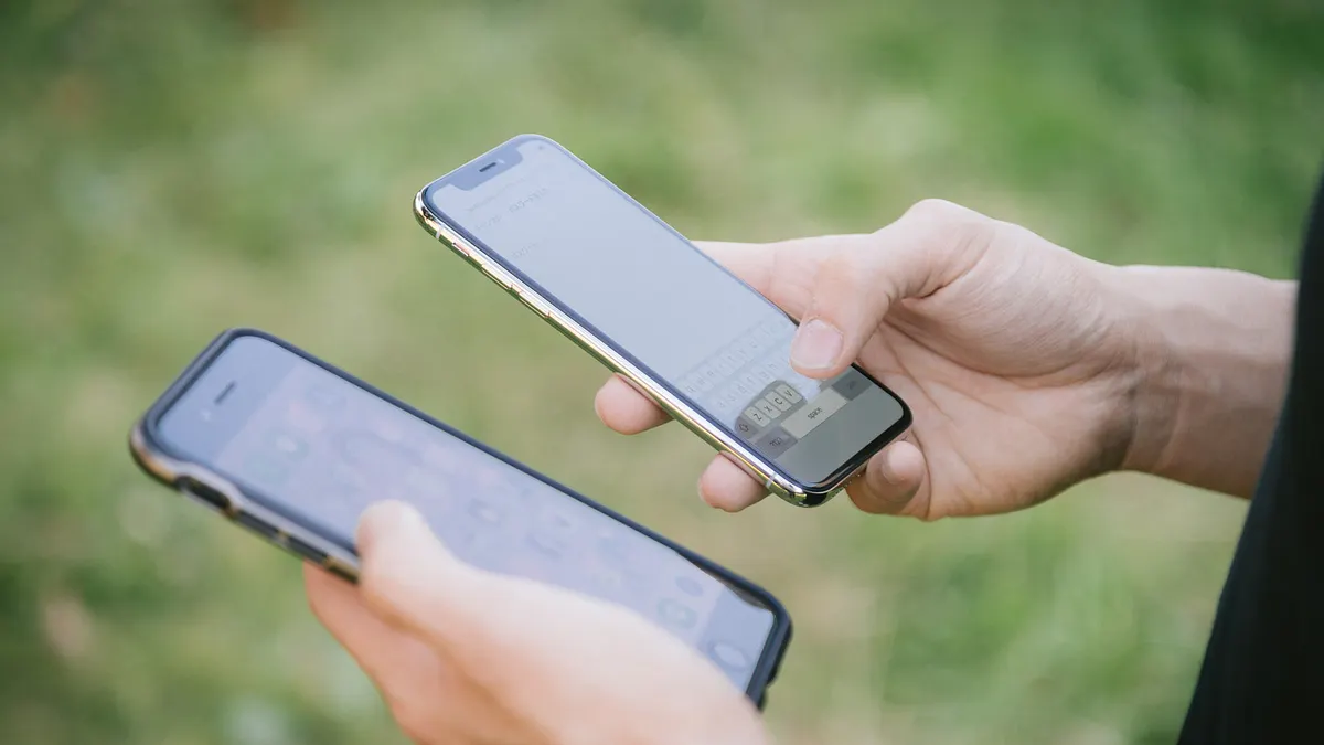 iPhone與Android哪家好?每個人在意的點都不一樣(圖/PAKUTASO) iPhone與Android哪家好?每個人在意的點都不一樣(圖/PAKUTASO)