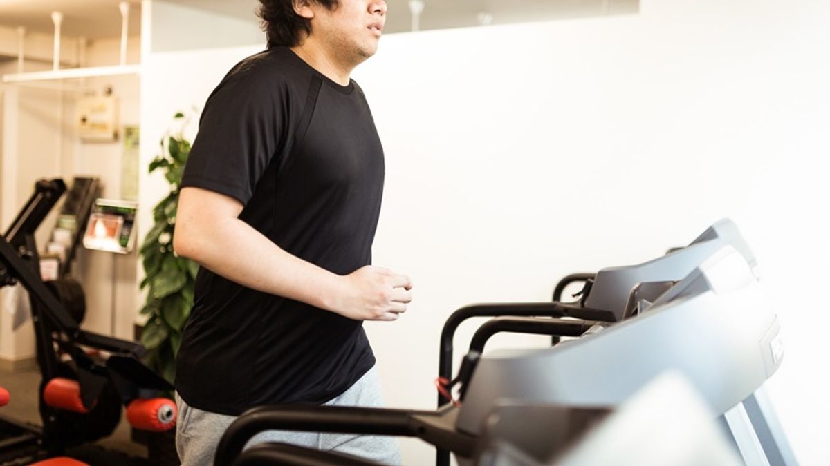 有些高齡長者爬山慢跑都不是問題,有些人不到50歲蹲下卻站不起來,年齡不是造成關節問題的主因,缺乏正確保養觀念才是。(圖/朽木誠一郎@pakutaso) 有些高齡長者爬山慢跑都不是問題,有些人不到50歲蹲下卻站不起來,年齡不是造成關節問題的主因,缺乏正確保養觀念才是。(圖/朽木誠一郎@pakutaso)