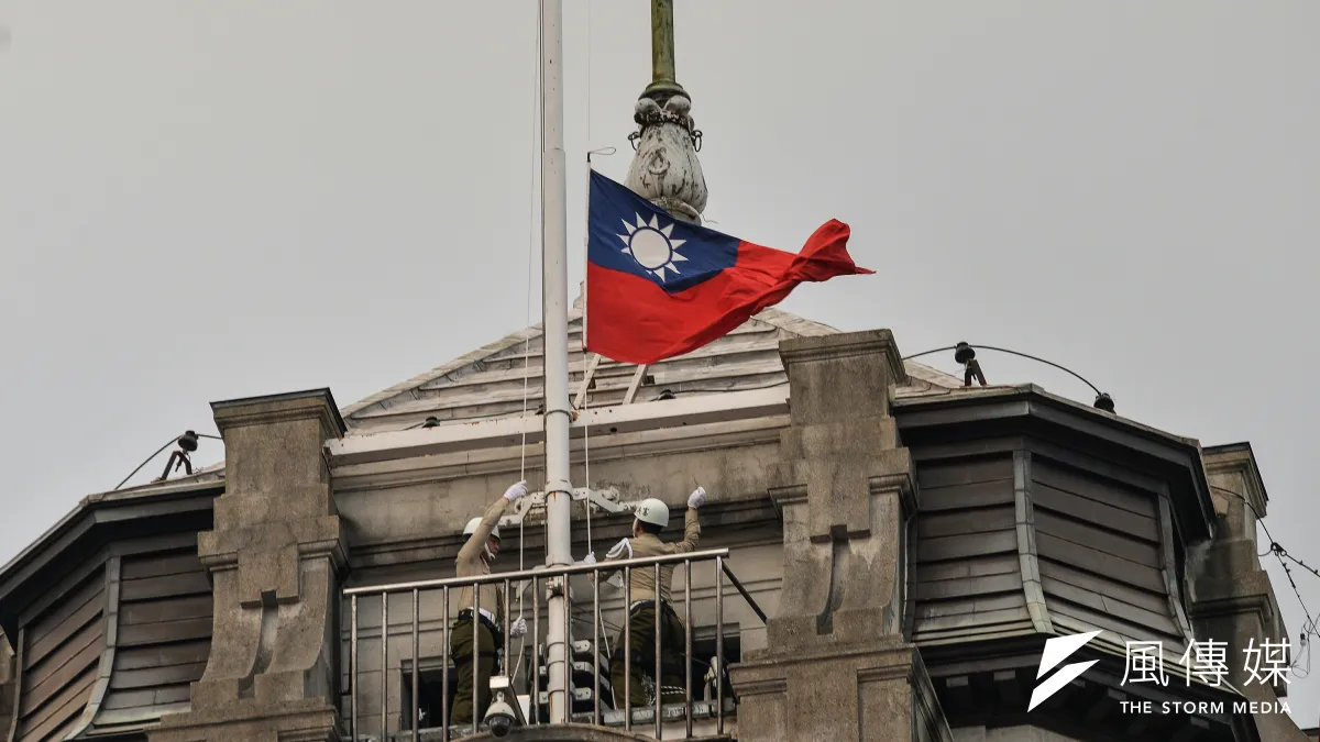 雖然我們是小國,但是,從小國看大國走過的曲折跌宕歷史路,掙扎與深刻反省,我們更可以進一步思考台灣的路:不是宰制,也不自卑為國際強權夾縫下的孤島。(資料照,甘岱民攝)
