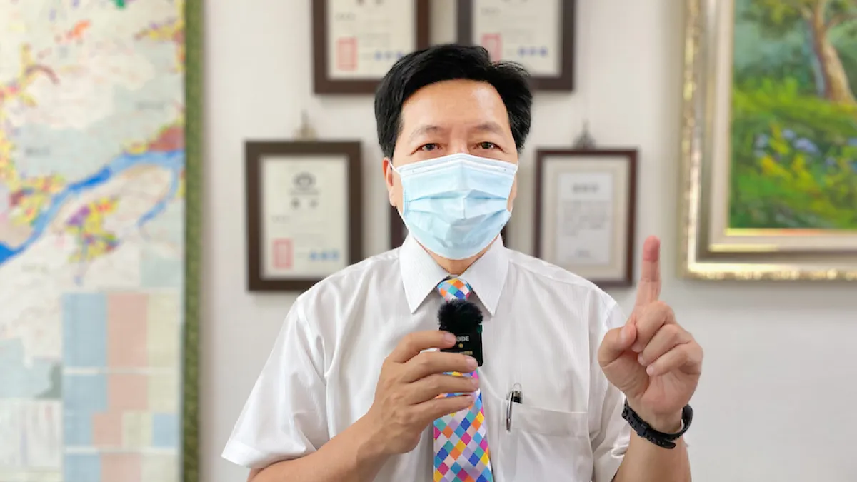 關於新竹縣市合併的議題,前立委鄭寶清建議,應從政府組織結構去考量,往二級政府的方向走,這時將更容易落實完善的國土規劃、優化行政效率與產業經濟環境發展。(圖/鄭寶清辦公室提供)