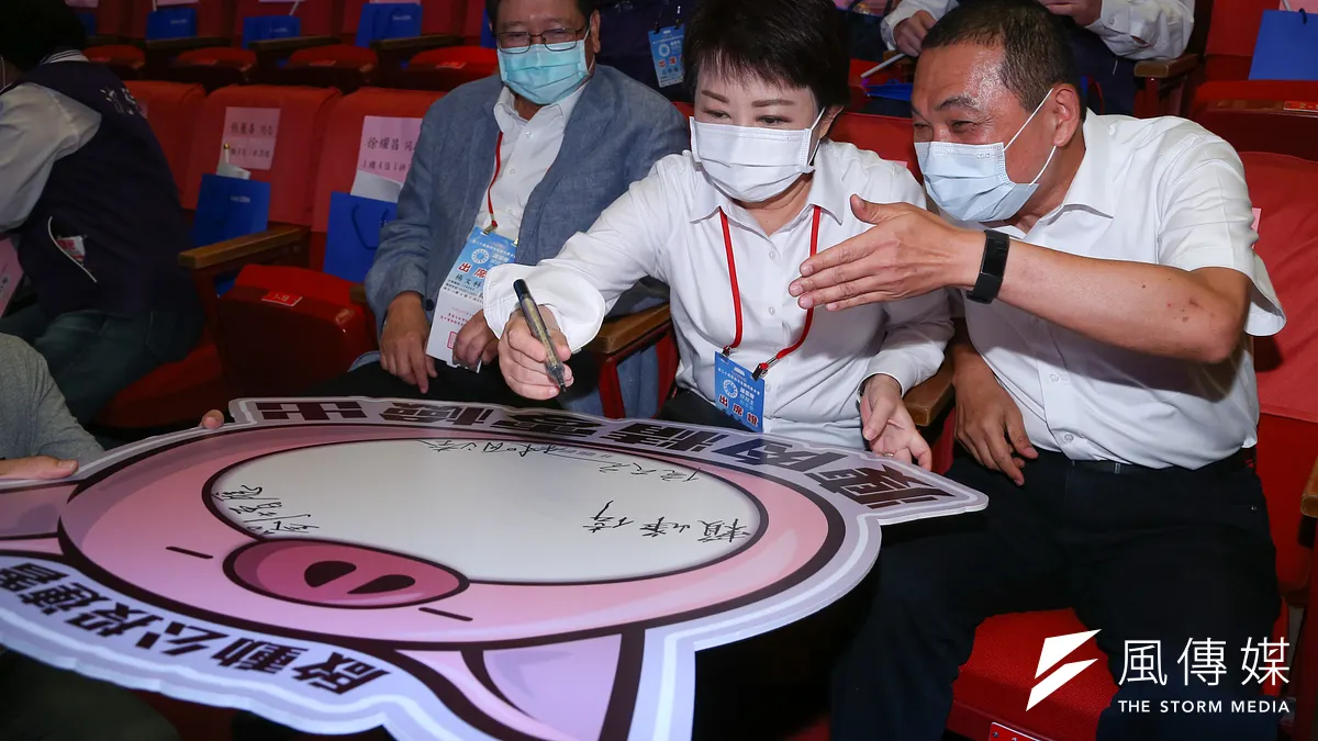 隨著台中市長滿意度提升,盧秀燕在國民黨內的地位也水漲船高。(顏麟宇攝) 隨著台中市長滿意度提升,盧秀燕在國民黨內的地位也水漲船高。(顏麟宇攝)