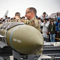 在韓米軍が最近烏山基地で航空展示会を開催し、多くの韓国人と外国人観光客を惹きつけた。(在韓米軍より) 在韓米軍が最近烏山基地で航空展示会を開催し、多くの韓国人と外国人観光客を惹きつけた。(在韓米軍より)