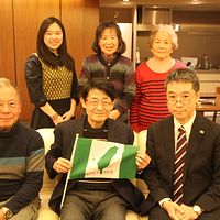 前列右より、多田恵副会長、岡山文章会長、王紹英前会長。後列左から3人目は常務理事のDoris氏。(写真/黄信維撮影) 前列右より、多田恵副会長、岡山文章会長、王紹英前会長。後列左から3人目は常務理事のDoris氏。(写真/黄信維撮影)