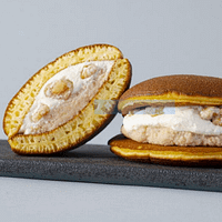 エキュート大宮に、ミシュラン一つ星店監修の和スイーツ店「赤坂おぎ乃 和甘」が10月10日にオープン。限定生どらやき「バナナハニークリーム」も販売される。(写真/JR東日本クロスステーション デベロップメントカンパニーPR事務局提供) エキュート大宮に、ミシュラン一つ星店監修の和スイーツ店「赤坂おぎ乃 和甘」が10月10日にオープン。限定生どらやき「バナナハニークリーム」も販売される。(写真/JR東日本クロスステーション デベロップメントカンパニーPR事務局提供)
