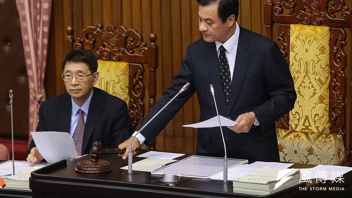 立法院長蘇嘉全29日主持院會,並三讀通過「產業創新條例」(簡稱產創條例)第19條之1員工獎酬股票課稅規定修正條文。(顏麟宇攝) 立法院長蘇嘉全29日主持院會,並三讀通過「產業創新條例」(簡稱產創條例)第19條之1員工獎酬股票課稅規定修正條文。(顏麟宇攝)