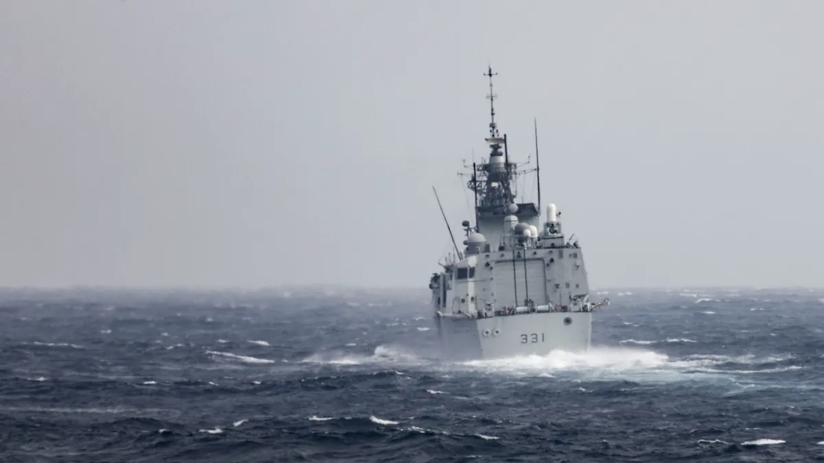 圖為美軍加護衛艦穿越台海。(取自美國海軍第七艦隊官網 )