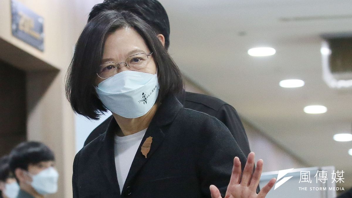 總統蔡英文「論文門」爭議越演越烈,被懷疑是否真的有依程序取得倫敦政治經濟學院之博士學位。(資料照,柯承惠攝) 總統蔡英文「論文門」爭議越演越烈,被懷疑是否真的有依程序取得倫敦政治經濟學院之博士學位。(資料照,柯承惠攝)