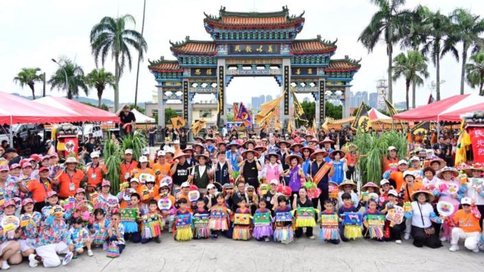 義魄千秋2026全國義民祭啟動 楊文科帶頭挑擔奉飯傳承忠義精神