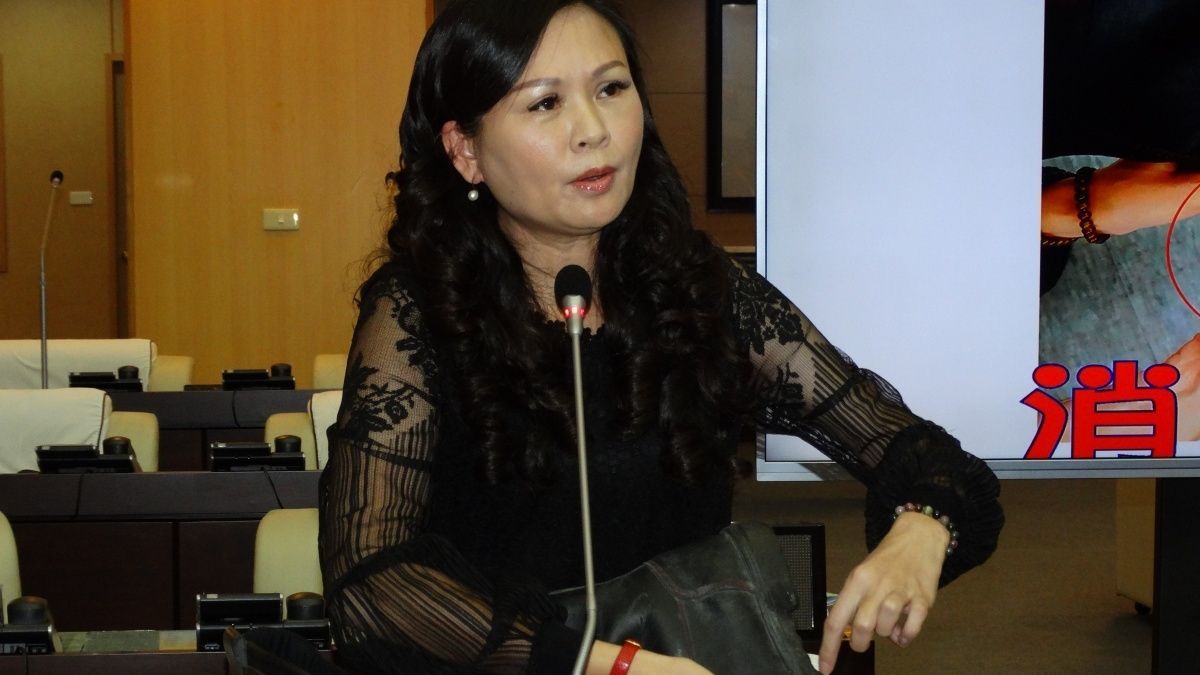 義消兄弟裝配「次級品」 議員促南市儘速汰舊換新 義消兄弟裝配「次級品」 議員促南市儘速汰舊換新