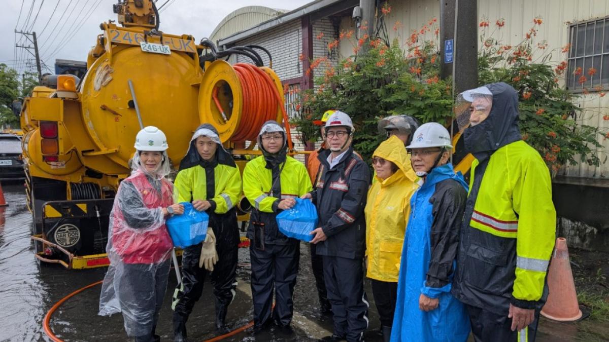 豪雨襲高雄累積雨量破500毫米! 陳其邁率市府總動員勘災防汛 治水工程發揮成效