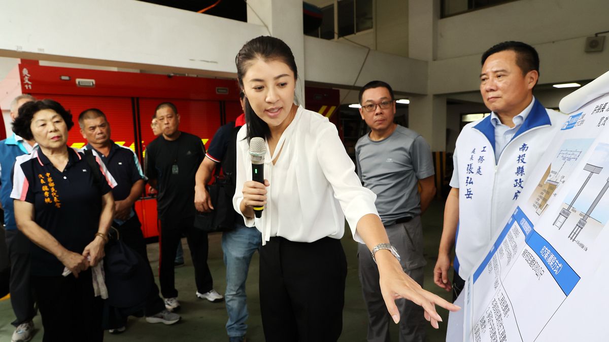 南投縣長許淑華在中寮鄉聽取投17線瓶頸路段改善工程評估簡報,並徵詢地方意見。(圖/南投縣政府) 南投縣長許淑華在中寮鄉聽取投17線瓶頸路段改善工程評估簡報,並徵詢地方意見。(圖/南投縣政府)