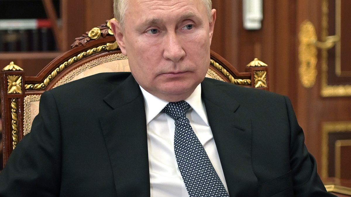 即使俄羅斯總統普京(見圖)明知這是美國多年精心布置的陷阱,出兵烏克蘭是俄羅斯為了自己國防安全,不得不做的硬碰硬戰略大反擊。(資料照,AP) 即使俄羅斯總統普京(見圖)明知這是美國多年精心布置的陷阱,出兵烏克蘭是俄羅斯為了自己國防安全,不得不做的硬碰硬戰略大反擊。(資料照,AP)