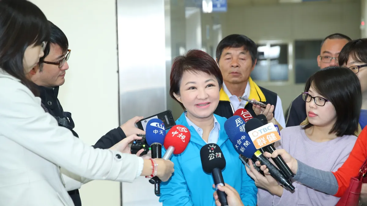 台中市長盧秀燕在市政會議前接受媒體訪問談及香港行的收穫。(圖/台中市政府提供)