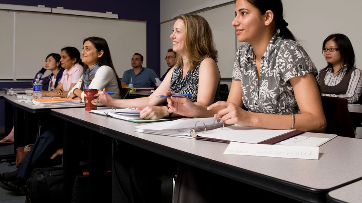 要將某一狀況下發生的事講清楚,就要用副詞子句,如兩件事情的因果關係或兩個動作的發生順序。(圖/Simon Fraser University - University Communications@flickr) 要將某一狀況下發生的事講清楚,就要用副詞子句,如兩件事情的因果關係或兩個動作的發生順序。(圖/Simon Fraser University - University Communications@flickr)