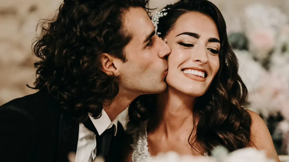 義大利跳高好手坦貝里(Gianmarco Tamberi)因為婚戒意外掉進塞納河中,趕忙在奧運開幕式後發文對老婆認錯。(翻攝IG)
