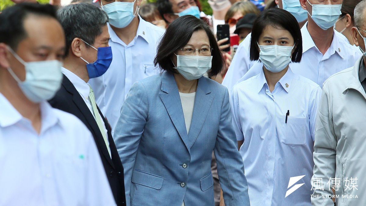 作者提到,只要仔細比對38年來蔡英文的博士學位相關資訊,蔡英文宣稱的博士學位,其實早就千瘡百孔。(資料照,柯承惠攝) 作者提到,只要仔細比對38年來蔡英文的博士學位相關資訊,蔡英文宣稱的博士學位,其實早就千瘡百孔。(資料照,柯承惠攝)