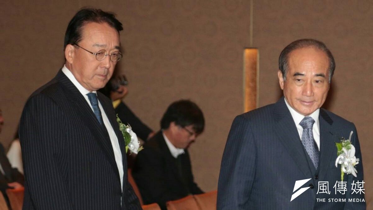 今天是日本311震災4周年,台灣日本人會與台北市日本工商會在台北舉行追悼感恩會,日本駐台代表沼田幹夫(左)及立法院長王金平均出席。(余志偉攝) 今天是日本311震災4周年,台灣日本人會與台北市日本工商會在台北舉行追悼感恩會,日本駐台代表沼田幹夫(左)及立法院長王金平均出席。(余志偉攝)