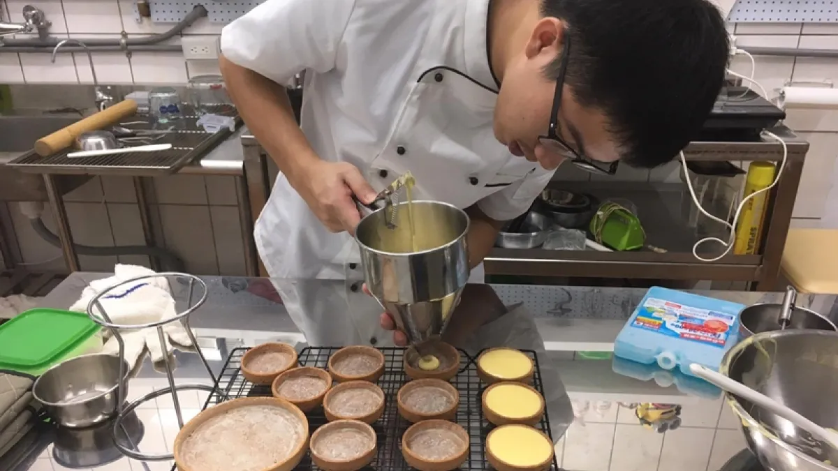 做甜點是讓他重建自信的關鍵。(圖/黃品叡提供)