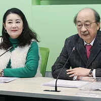 民進党が大規模なリコール運動を展開、自党議員の切り捨ても惜しまない姿勢だ。写真は民進党団総召集人の柯建銘氏(右)と幹事長の呉思瑤氏。(資料写真、柯承惠撮影) 民進党が大規模なリコール運動を展開、自党議員の切り捨ても惜しまない姿勢だ。写真は民進党団総召集人の柯建銘氏(右)と幹事長の呉思瑤氏。(資料写真、柯承惠撮影)