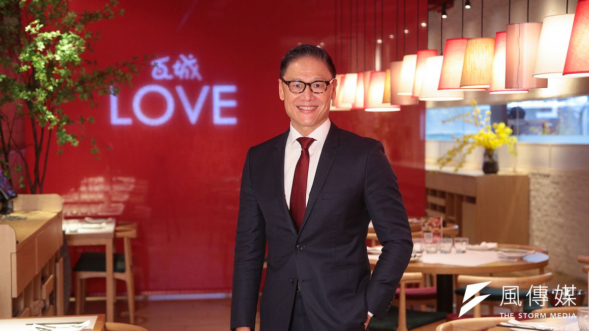 在眾多東方餐飲品牌中,把跆拳道武學精神融入餐飲管理,結合武藝與廚藝,瓦城泰統集團董事長徐承義為第一人。(顏麟宇攝) 在眾多東方餐飲品牌中,把跆拳道武學精神融入餐飲管理,結合武藝與廚藝,瓦城泰統集團董事長徐承義為第一人。(顏麟宇攝)