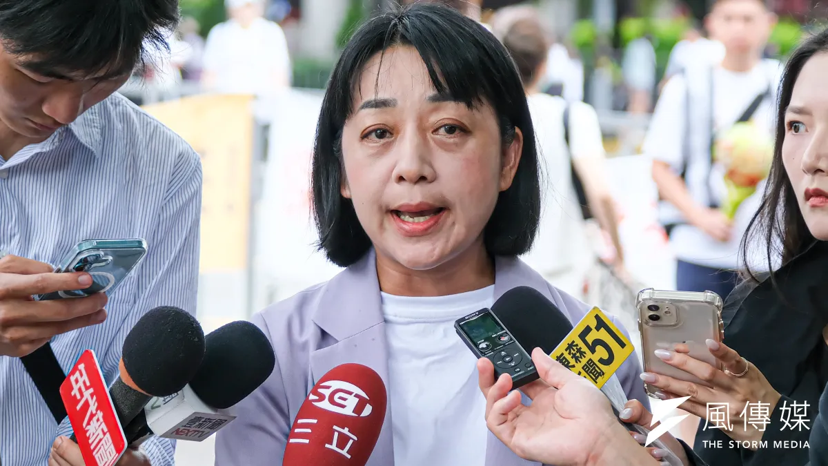小黨集體出征國民黨,表面主打歷史正義,實則暴露「監督在野」的錯位角色,反轉民主制度本旨。圖為時代力量黨主席王婉諭。(劉偉宏攝)