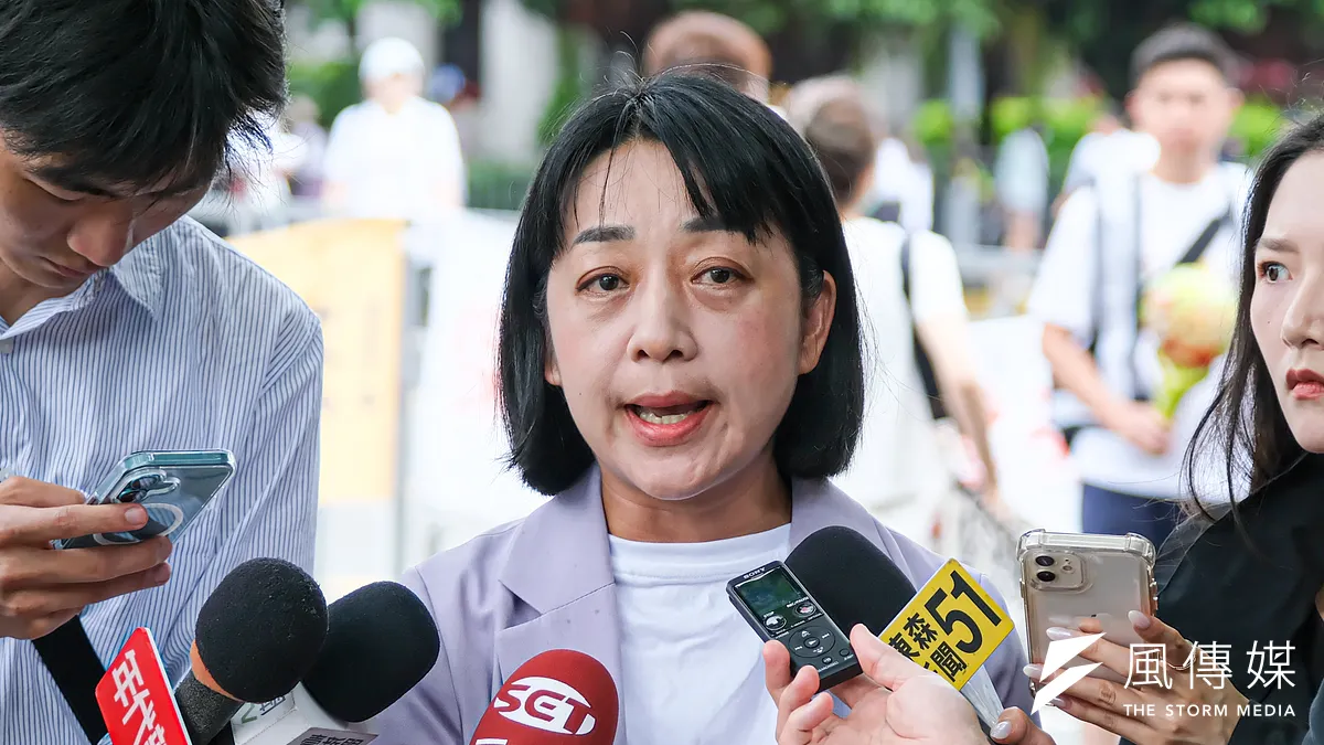 小黨集體出征國民黨,表面主打歷史正義,實則暴露「監督在野」的錯位角色,反轉民主制度本旨。圖為時代力量黨主席王婉諭。(劉偉宏攝) 小黨集體出征國民黨,表面主打歷史正義,實則暴露「監督在野」的錯位角色,反轉民主制度本旨。圖為時代力量黨主席王婉諭。(劉偉宏攝)