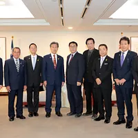 茨城・那珂市の先﨑光市長と木野広宣議長が台湾・台南の黄偉哲市長を訪問、台南市政府の蘇恩恩新聞および国際関係部長が同席。(写真/台南市政府提供) 茨城・那珂市の先﨑光市長と木野広宣議長が台湾・台南の黄偉哲市長を訪問、台南市政府の蘇恩恩新聞および国際関係部長が同席。(写真/台南市政府提供)