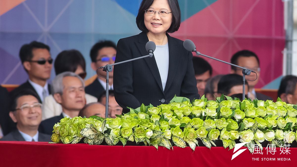 總統蔡英文10日出席中華民國105年國慶大會,並發表演說。(顏麟宇攝) 總統蔡英文10日出席中華民國105年國慶大會,並發表演說。(顏麟宇攝)