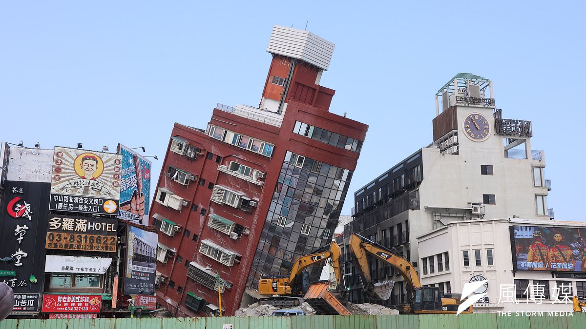 0403花蓮強震,天王星大樓傾倒狀況。(顏麟宇攝) 0403花蓮強震,天王星大樓傾倒狀況。(顏麟宇攝)