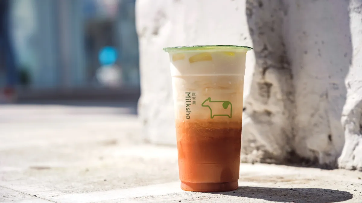 想喝手搖杯快筆記!迷客夏推出手搖杯限時買一送一。(圖/迷客夏提供)