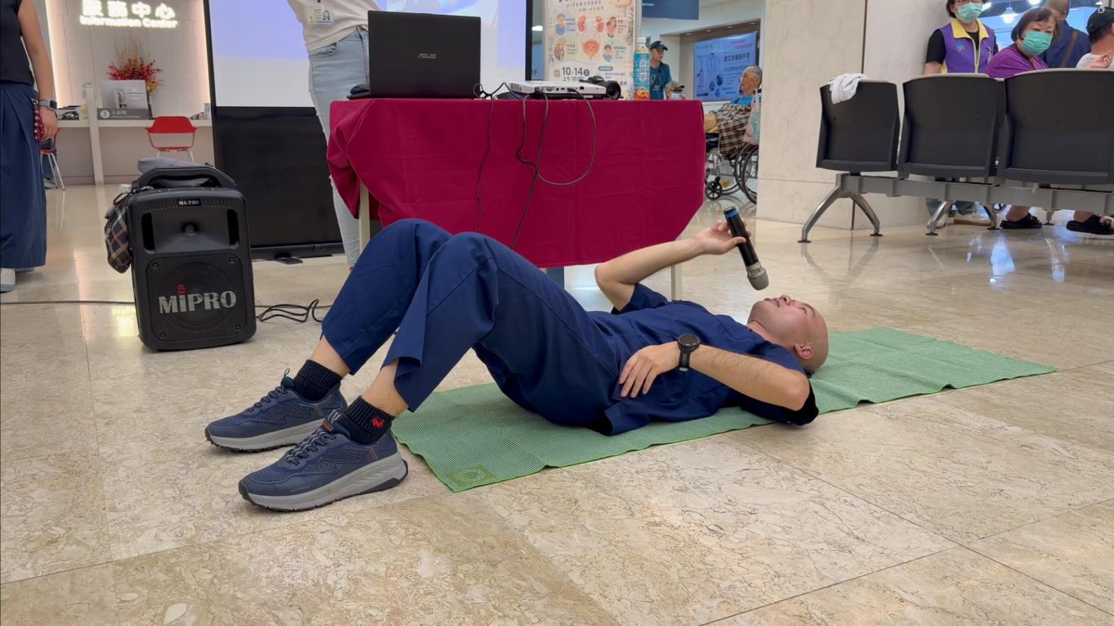 頻繁夜尿怎麼辦?醫師提醒別只歸咎「老化」:及早就醫還有救