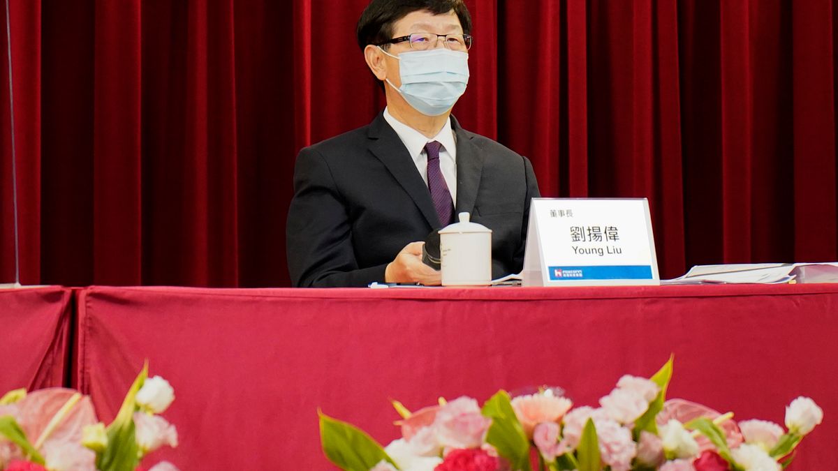 鴻海董事長劉揚偉主持鴻海股東會。(圖/鴻海提供) 鴻海董事長劉揚偉主持鴻海股東會。(圖/鴻海提供)